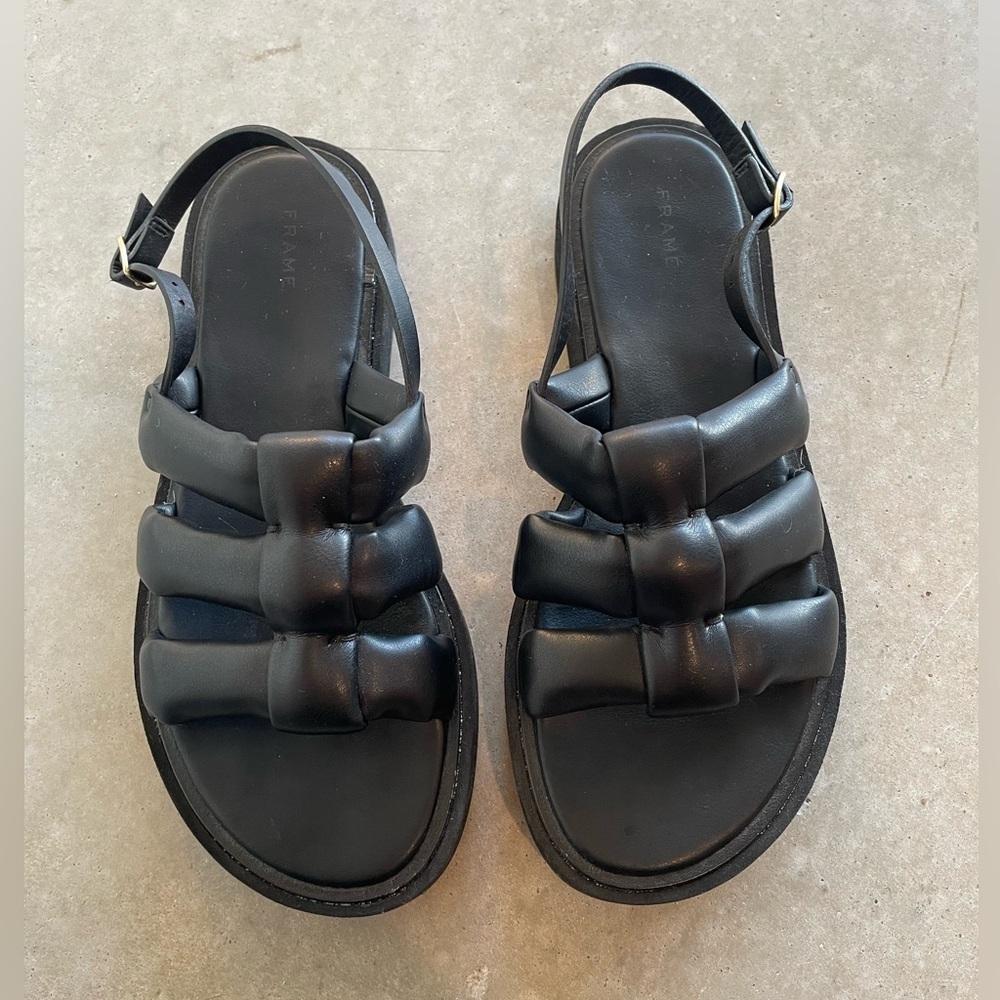 FRAME Black Padded Leather Sandals EU 39 Clean Girl Minimal Quiet Luxury coastal
